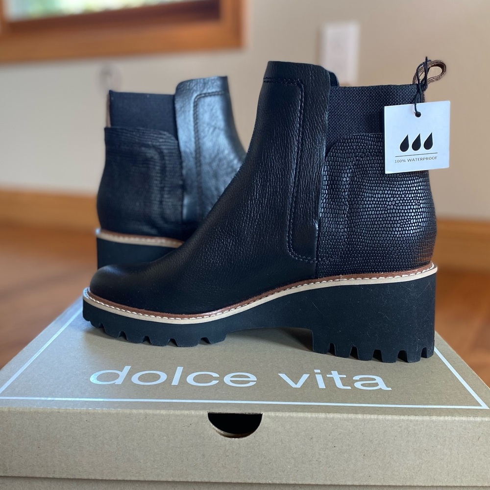 NWT Size 7.5 Dolce Vita Huey Black Leather Waterproof Ankle Bootie